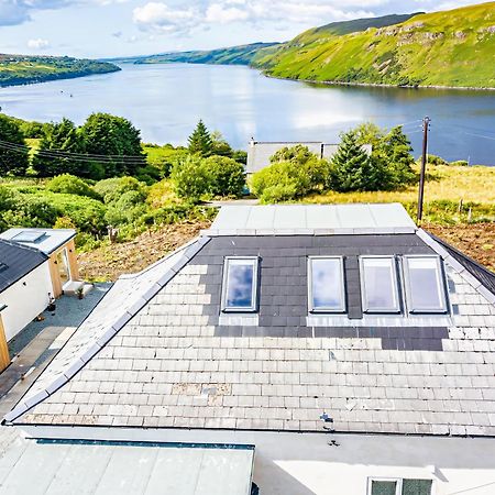 Luxury 4 Bedroom Cottage With Stunning Views Near Fairy Pools! คาร์บอสท์ ภายนอก รูปภาพ