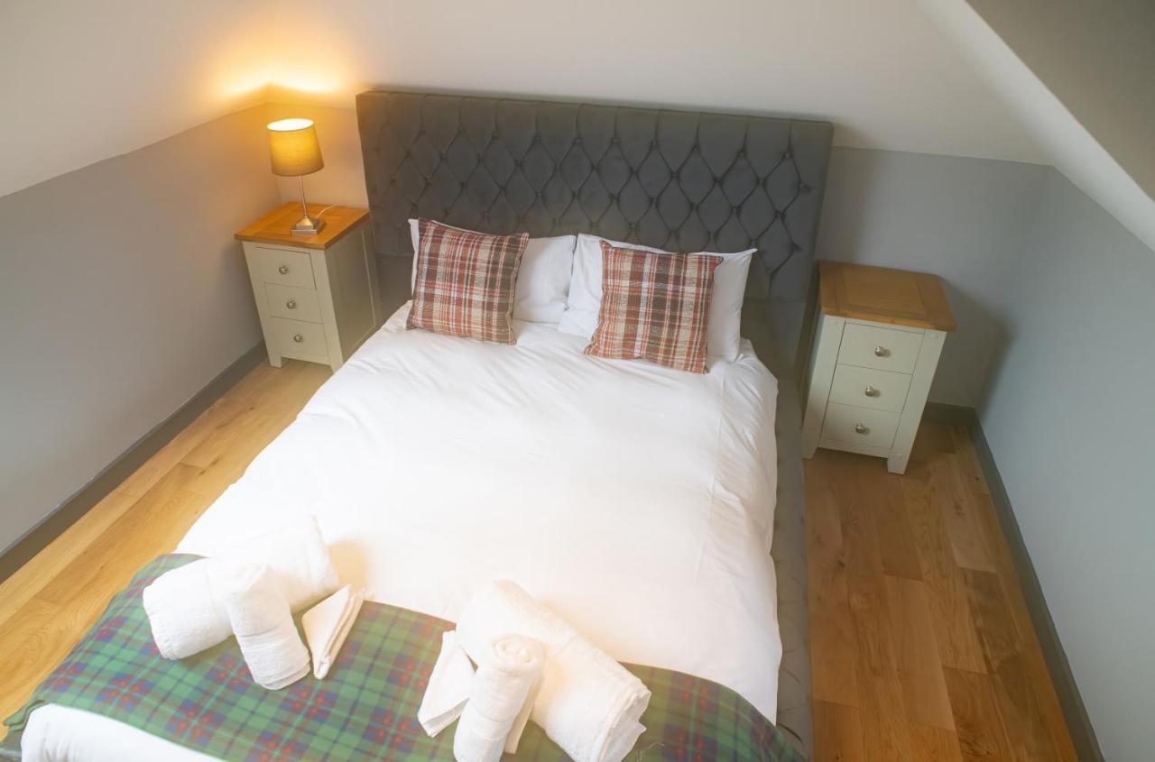 Luxury 4 Bedroom Cottage With Stunning Views Near Fairy Pools! คาร์บอสท์ ภายนอก รูปภาพ