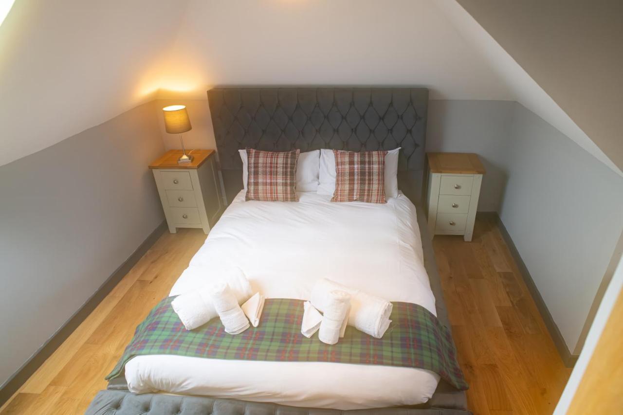 Luxury 4 Bedroom Cottage With Stunning Views Near Fairy Pools! คาร์บอสท์ ภายนอก รูปภาพ