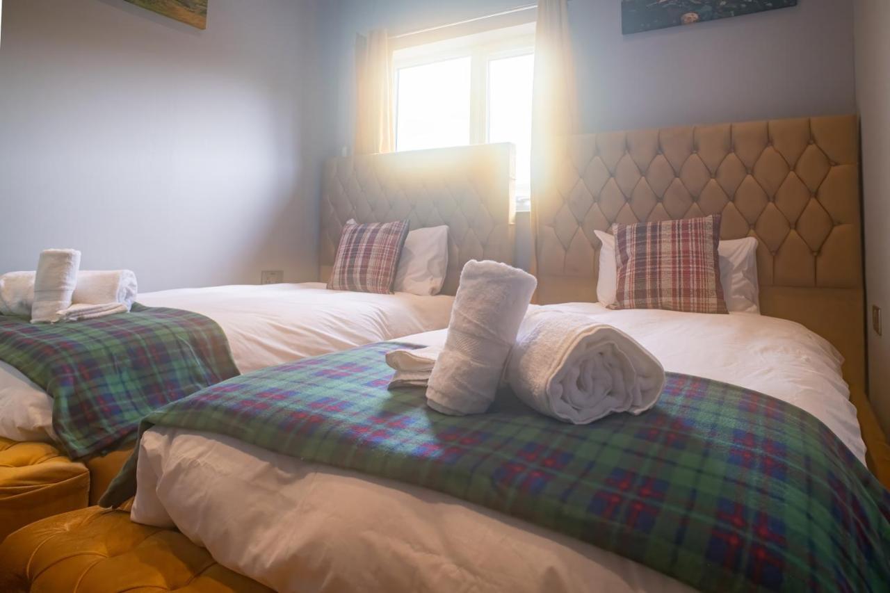 Luxury 4 Bedroom Cottage With Stunning Views Near Fairy Pools! คาร์บอสท์ ภายนอก รูปภาพ