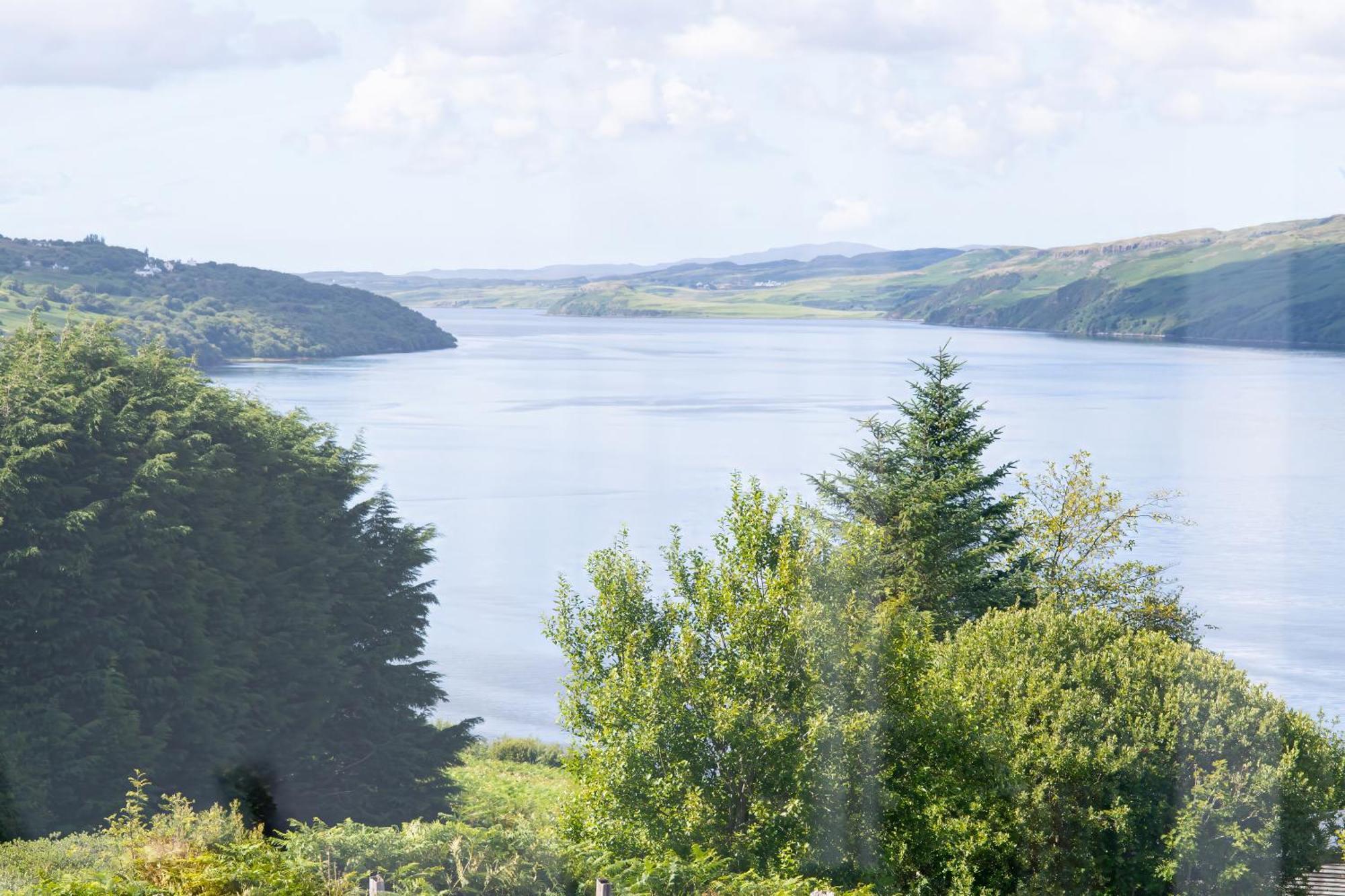 Luxury 4 Bedroom Cottage With Stunning Views Near Fairy Pools! คาร์บอสท์ ภายนอก รูปภาพ