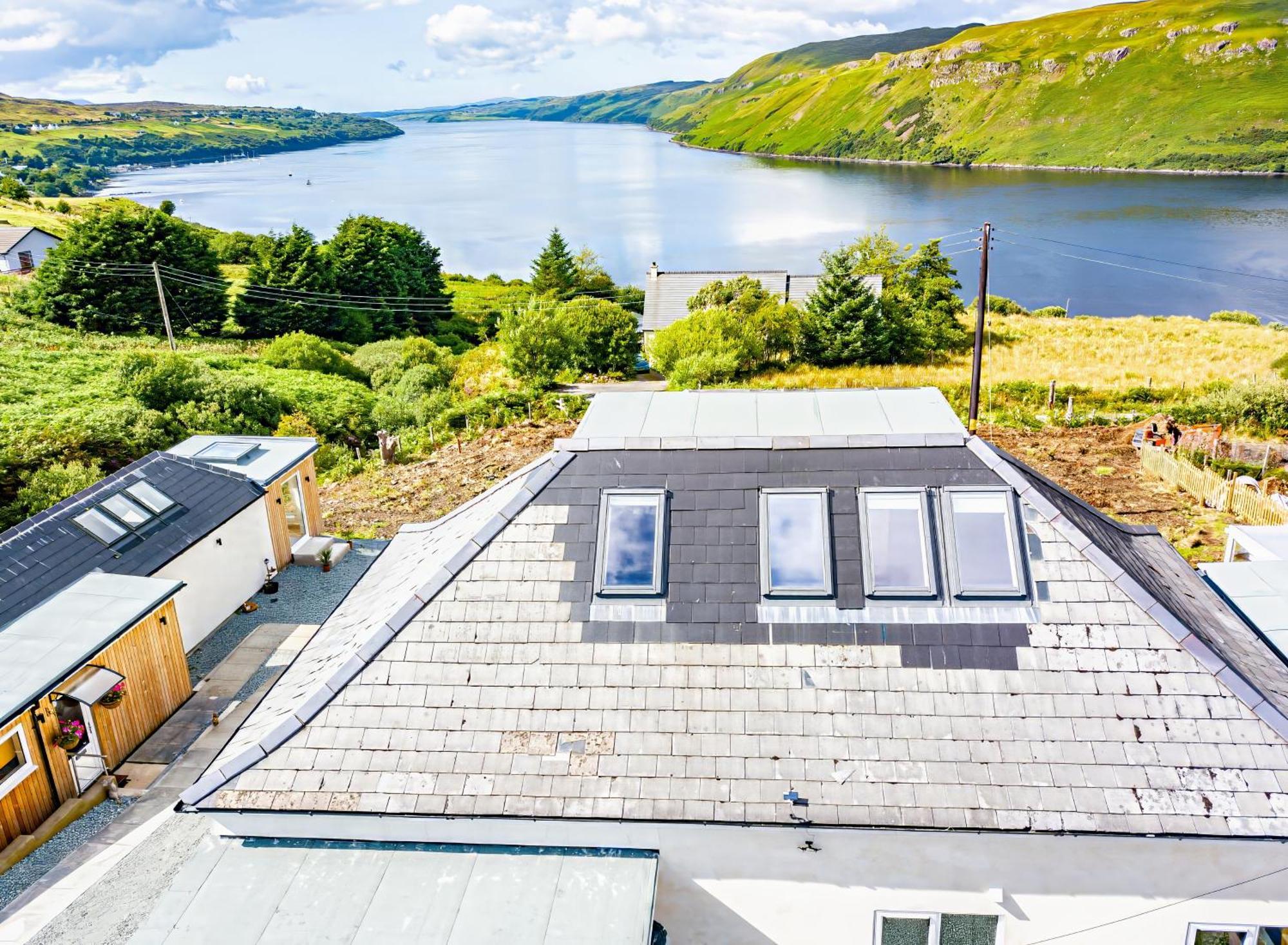 Luxury 4 Bedroom Cottage With Stunning Views Near Fairy Pools! คาร์บอสท์ ภายนอก รูปภาพ