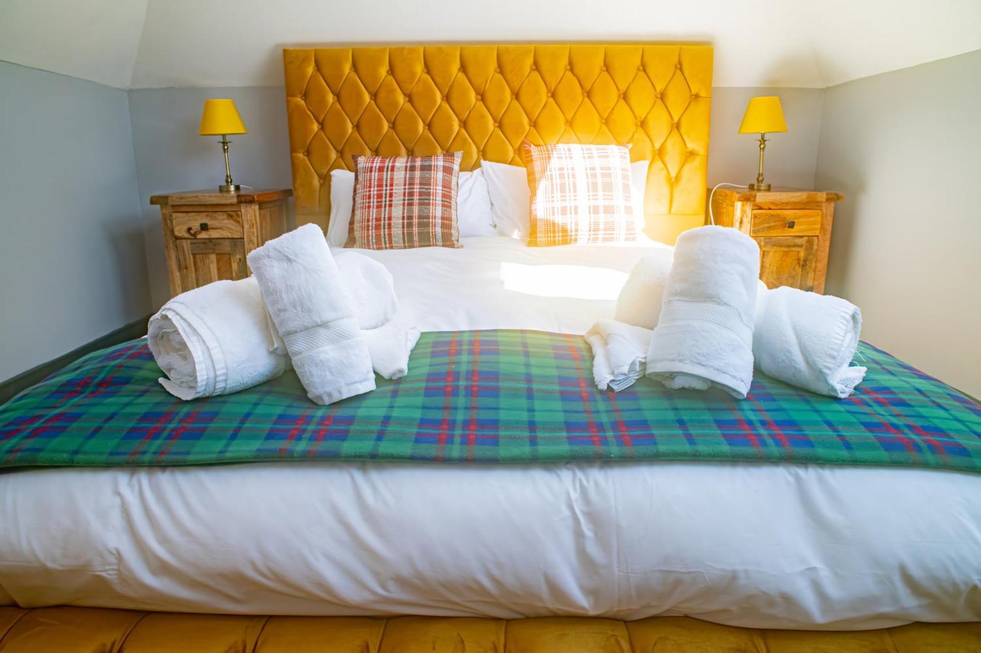 Luxury 4 Bedroom Cottage With Stunning Views Near Fairy Pools! คาร์บอสท์ ภายนอก รูปภาพ